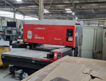 Foto: MÁQUINA DE CORTE A LASER CNC CO2 - LC-1212 A II - 1.500W - ANO 1997 - AMADA