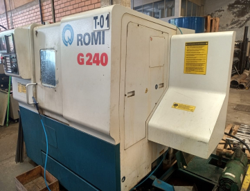 Foto: CENTRO DE TORNEAMENTO CNC ROMI G240 - 240MM X 400MM - ANO 2008