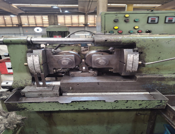 Foto: LAMINADORA DE ROSCA CAVOUR TL-30 - ANO