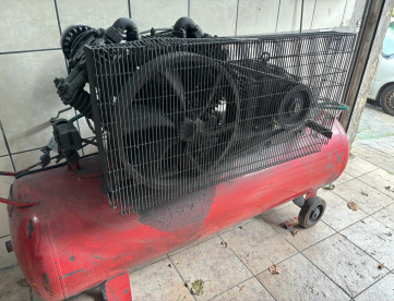 Foto: COMPRESSOR SCHRADER 10 HP -350 LITROS