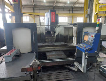 Foto: FRESADORA CNC - VEKER - MVK 2500 - ANO 2007 - 2500 x 850 x 850 MM