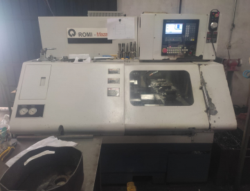 Foto: TORNO CNC - ROMI - COSMOS 10G