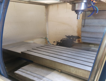 Foto: FRESADORA CNC VEKER - VK4500D - ANO 2006 - 1000 x 500 x 500mm