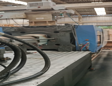 Foto: INJETORA DE PLÁSTICO HAITIAN SA6000 ANO 2009 + ROBÔ STARSEIKI ES-1200 II ANO 2020
