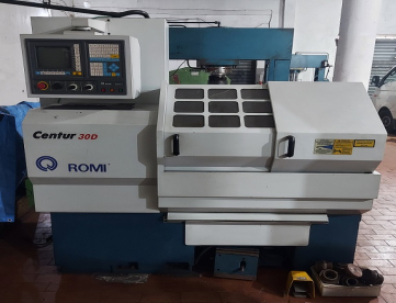 Foto: TORNO CNC ROMI CENTUR 30D - ANO 2002 - 430MM X 500MM