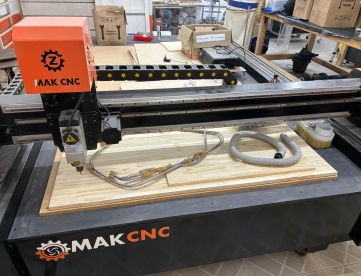 Foto: MAQUINA FRESADORA CNC ROUTER -MARCA MAK TITAN -3000 X 2500 -MUITO NOVA