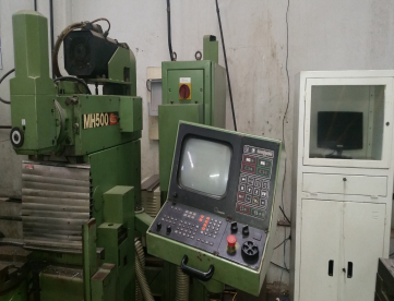 FRESADORA CNC TRAUBOMATIC MAHO MH500 ANO 1995