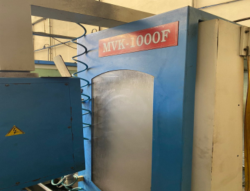 Foto: FRESADORA CNC VEKER MVK 1000F - 1000MM X 500MM X 570MM - ANO 2011
