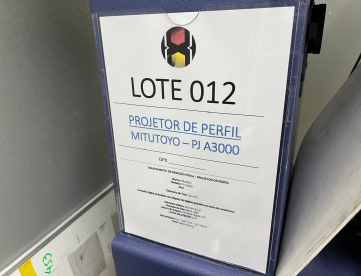 Foto: LOTE ANC 012 - PROJETOR DE PERFIL - MITUTOYO - PJ A3000