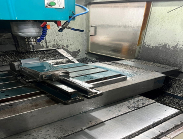 Foto: CENTRO DE USINAGEM VERTICAL - FEELER – FV600 – ANO 1998 - 600 x 500 x 500 MM