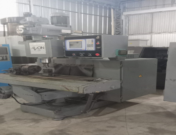 Foto: FRESADORA CNC - AVON – COMANDO MCS – ISO40 - 900 x 400 x 400 MM - COM 4º EIXO