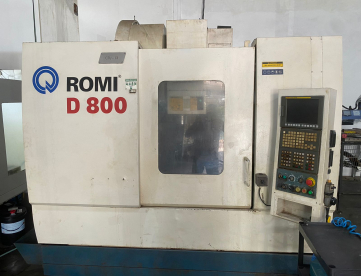 Foto: CENTRO DE USINAGEM VERTICAL ROMI D800 - 800MM X 530MM X 580MM - ANO 2009 - FANUC