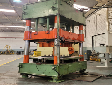 Foto: PRENSA HIDRAULICA FRED FREY 315 TONS - MESA 1350 X 1200MM