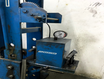 Foto: LOTE RF 0041 - PRENSA MANUAL 125t - MARCON - 4210