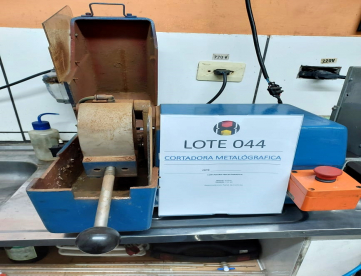 Foto: LOTE RF 0044 - CORTADORA METALOGRAFICA - AROTEC - COR 40