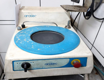 Foto: LOTE RF 0047 - POLITRIZ METALOGRAFICA - AROTEC - ARPOL 2V