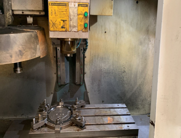 Foto: CENTRO DE USINAGEM VERTICAL - ROMI - DISCOVERY 760 - ANO 2006 - 760 x 506 x 508 MM - COMANDO FANUC