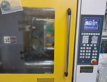Foto: INJETORA DE PLÁSTICO SINITRON SYA 250 TONELADAS -BOMBA VARIAL - COM NR12 - ANO 2008