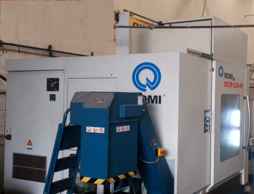 Foto: CENTRO DE USINAGEM VERTICAL 5 EIXOS - ROMI - MODELO DCM 620-5F - ANO 2015