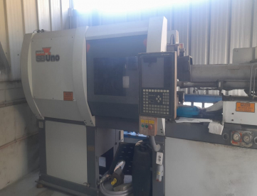 INJETORA DE PLÁSTICOS SANDRETTO SBUNO 430/110 ANO 2002