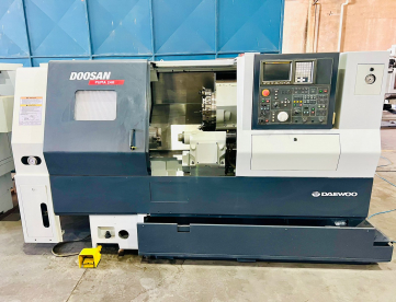 Foto: CENTRO DE TORNEAMENTO CNC  DOOSAN PUMA 240B - 350MM X 550MM