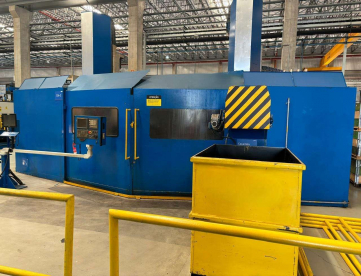 Foto: TORNO CNC VERTICAL PHOEMIX VMC 144/160 (USA)  COM DUAS TORRES  -COM FERRAMENTA ACIONADAS -ANO 2005