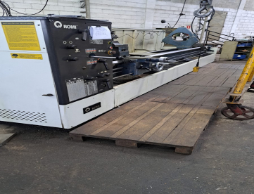 Foto: TORNO MECÂNICO ROMI ES-40B - 815MM X 5000MM - CAVA 1080MM