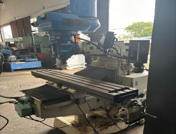 Foto: FRESADORA FERRAMENTEIRA SINITRON  870 X 420 X 300  - ISO 40