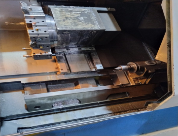 Foto: CENTRO DE TORNEAMENTO DAEWOO PUMA 230C - ANO 2000 - 290MM X 535MM