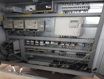 Foto: CENTRO DE USINAGEM VERTICAL ROMI DISCOVERY 4040 - 1020MM X 510MM X 500MM