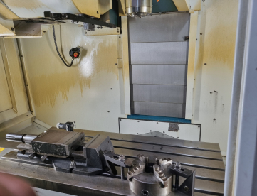 Foto: CENTRO DE USINAGEM VERTICAL - ROMI - D1000 - ANO 2023 - COMANDO FANUC - 1000 x 610 x 640 MM