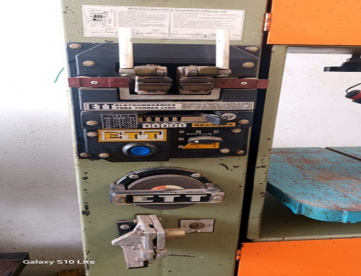 Foto: SERRA DE FITA VERTICAL COM SOLDADEIRA - MARCA ETT - MODELO SS-450