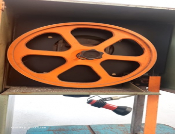 Foto: SERRA DE FITA VERTICAL COM SOLDADEIRA - MARCA ETT - MODELO SS-450