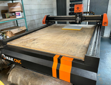Foto: MAQUINA FRESADORA CNC ROUTER -MARCA MAK   - 2000 X 2500 -ANO 2021