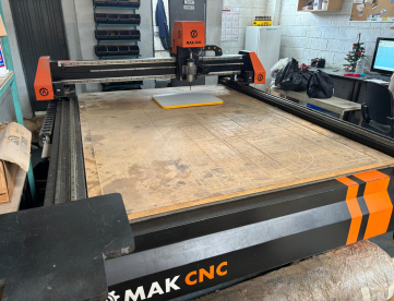 Foto: MAQUINA FRESADORA CNC ROUTER -MARCA MAK   - 2000 X 2500 -ANO 2021