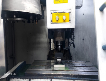 Foto: CENTRO DE USINAGEM VERTICAL ROMI DISCOVERY 560 - 560MM X 410MM X 510MM - ANO 2003 - SIEMENS