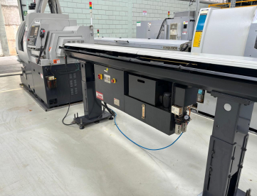 Foto: TORNO CNC AUTOMÁTICO DE CABEÇOTE MÓVEL - HANWHA - XD20H - ANO 2013 - COM ALIMENTADOR DE BARRAS