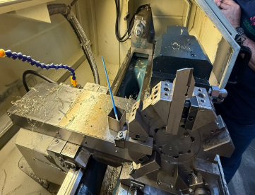 Foto: TORNO CNC CENTUR 30D - 430MM X 1000MM - PLACA E CONTRA PONTO HIDRAULICO - ANO 2013