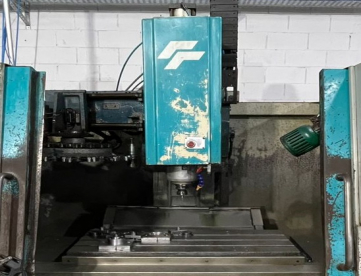Foto: CENTRO DE USINAGEM VERTICAL FEELER FV-800SE- ANO 1998