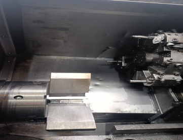 Foto: CENTRO DE TORNEAMENTO HAAS SL10 -356 X 413 MM - ANO 2010