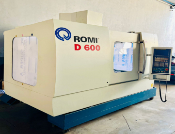 Foto: CENTRO DE USINAGEM VERTICAL - ROMI - D600 - ANO 2010 - FANUC - 600MM x 530MM x 580 MM