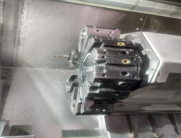 Foto: CENTRO DE TORNEAMENTO - ROMI GL240 - COMANDO FANUC - ANO 2011