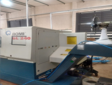Foto: CENTRO DE TORNEAMENTO - ROMI GL240 - COMANDO FANUC - ANO 2011