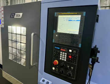 Foto: CENTRO DE TORNEAMENTO - ETEC - LT300A - ANO 2024 - COMANDO FANUC - 460 x 640 MM