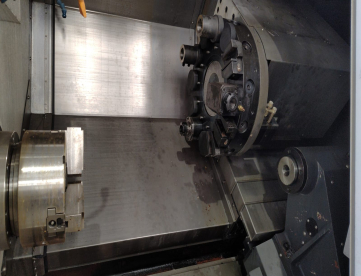 Foto: CENTRO DE TORNEAMENTO CNC AKIRA SEIKI SL30MC / LMC - 540MM X 940MM - COM FERRAMENTAS ACIONADAS