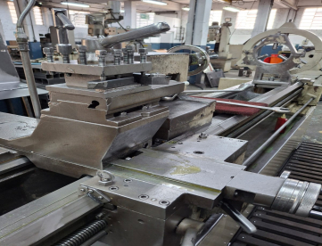 Foto: TORNO MECÂNICO ROMI S30B - 660MM X 3000MM