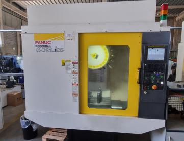 Foto: CENTRO DE USINAGEM VERTICAL - FANUC - ROBODRILL - ALPHA-D21LiB5 - ANO 2022 - BBT30 - 700 x 400 x 330MM - 24.000 RPM