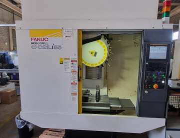 Foto: CENTRO DE USINAGEM VERTICAL - FANUC - ROBODRILL - ALPHA-D21LiB5 - ANO 2022 - BBT30 - 700 x 400 x 330MM - 24.000 RPM