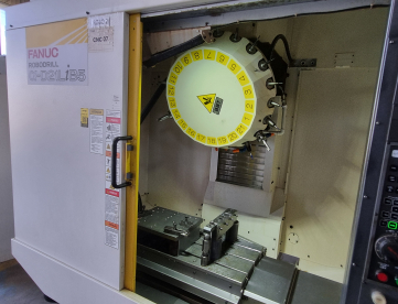 Foto: CENTRO DE USINAGEM VERTICAL - FANUC - ROBODRILL - ALPHA-D21LiB5 - ANO 2022 - BBT30 - 700 x 400 x 330MM - 24.000 RPM