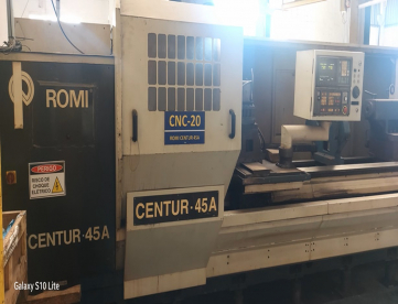Foto: TORNO CNC - ROMI - CENTUR 45A - ANO 2004 - 850 x 3.000 MM